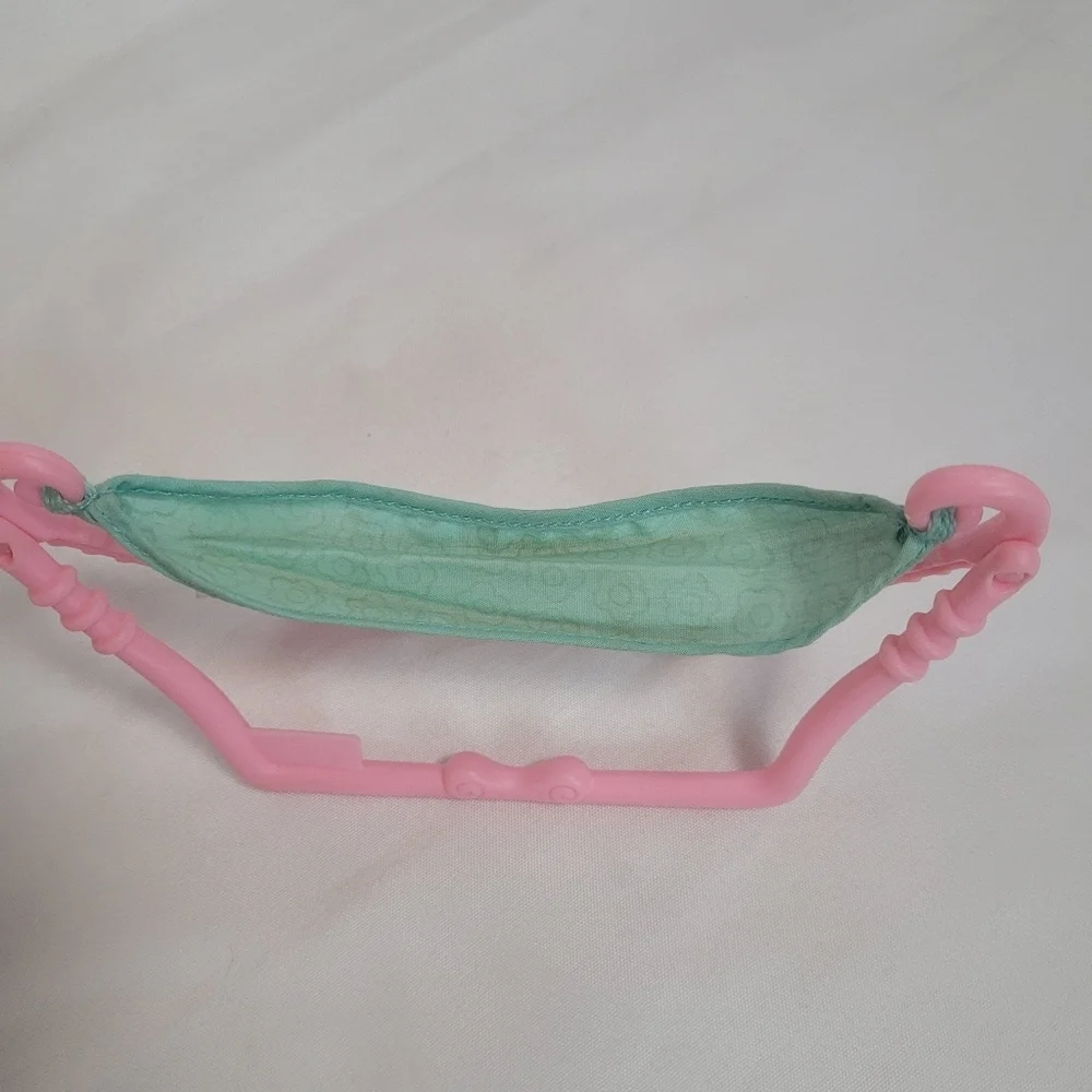 Polly Pocket Vintage 2003 McDonalds Happy Meal Hammock and 3 Figures